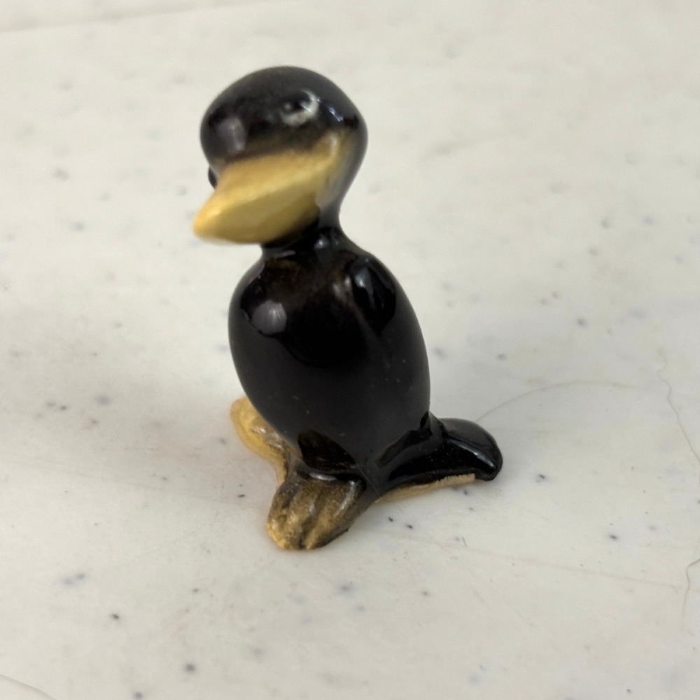 Retired Hagen Renaker Crow Mama Miniature Black Bird Figurine Vintage